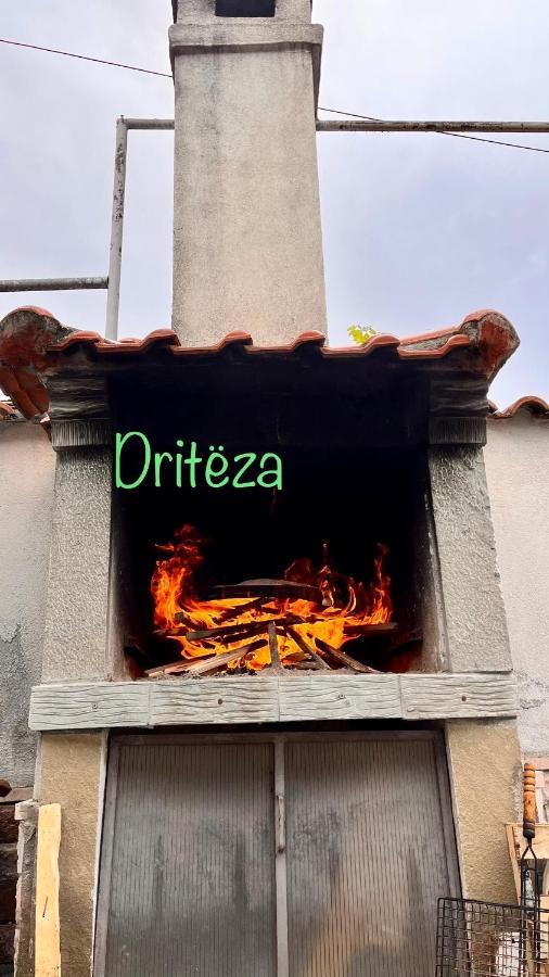 Driteza Hotel คอร์เชอ ภายนอก รูปภาพ